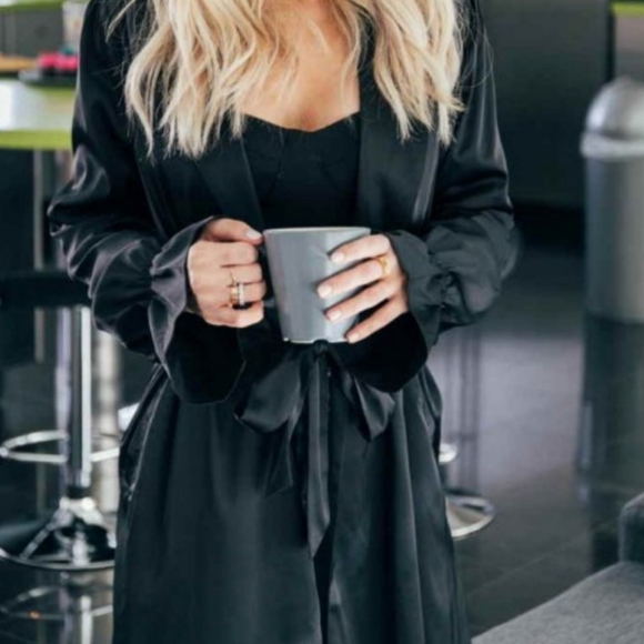 Lani the Label Robe NWT - Picture 2 of 5